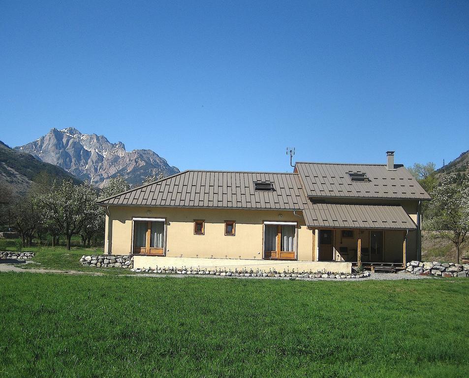 Chambres D'Hotes La Pierre D'Oran L'Argentiere-la-Bessee Exterior photo